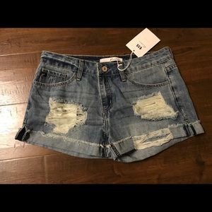 Nwt distressed Kancan shorts